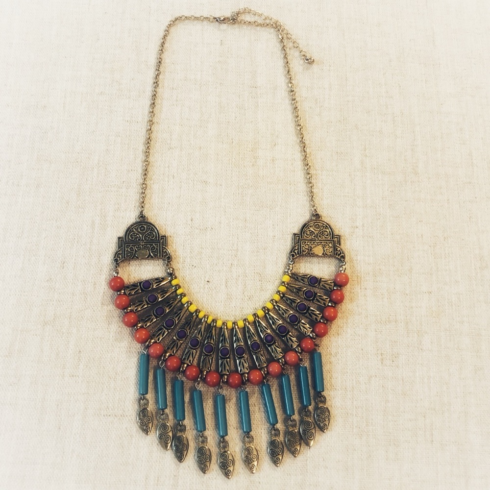Collar style statement necklace